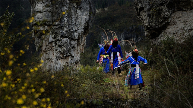 黄果树大瀑布 万峰林 马岭河大峡谷 紫云格凸河 中洞苗寨(探寻最美