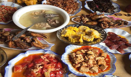 18:00 摩梭走婚宴,篝火晚会