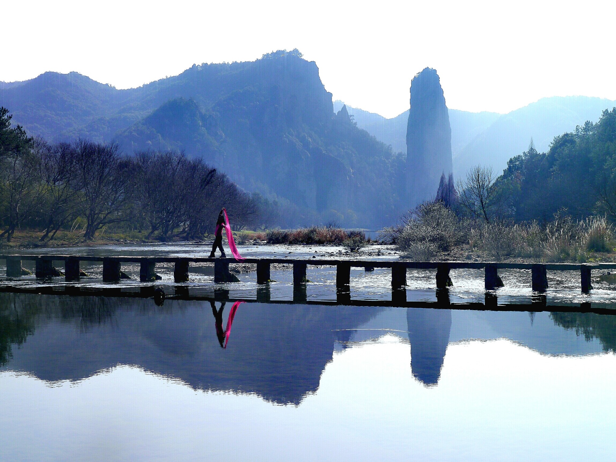 联票包含仙都风景区6个景点:鼎湖峰,芙蓉峡,朱潭山,小赤壁,赵侯祠