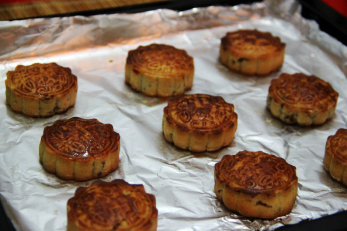 月饼什么时候回油 wKgB21BfGeaLLNGNAAT3nRyj3pA79.jpeg?imageView2%2F2%2Fw%2F680%2Fq%2F90
