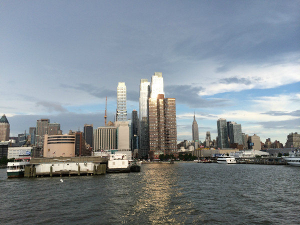 自由的气息纽约 wKgB6lRuzXmADyg-AAFEO6KI2Uw17.jpeg?imageView2%2F2%2Fw%2F600%2Fh%2F600%2Fq%2F90