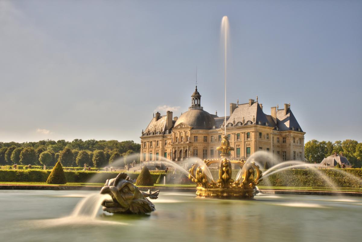 【法兰西王室巡礼】巴黎往返 枫丹白露宫 沃子爵城堡一日游(含门票