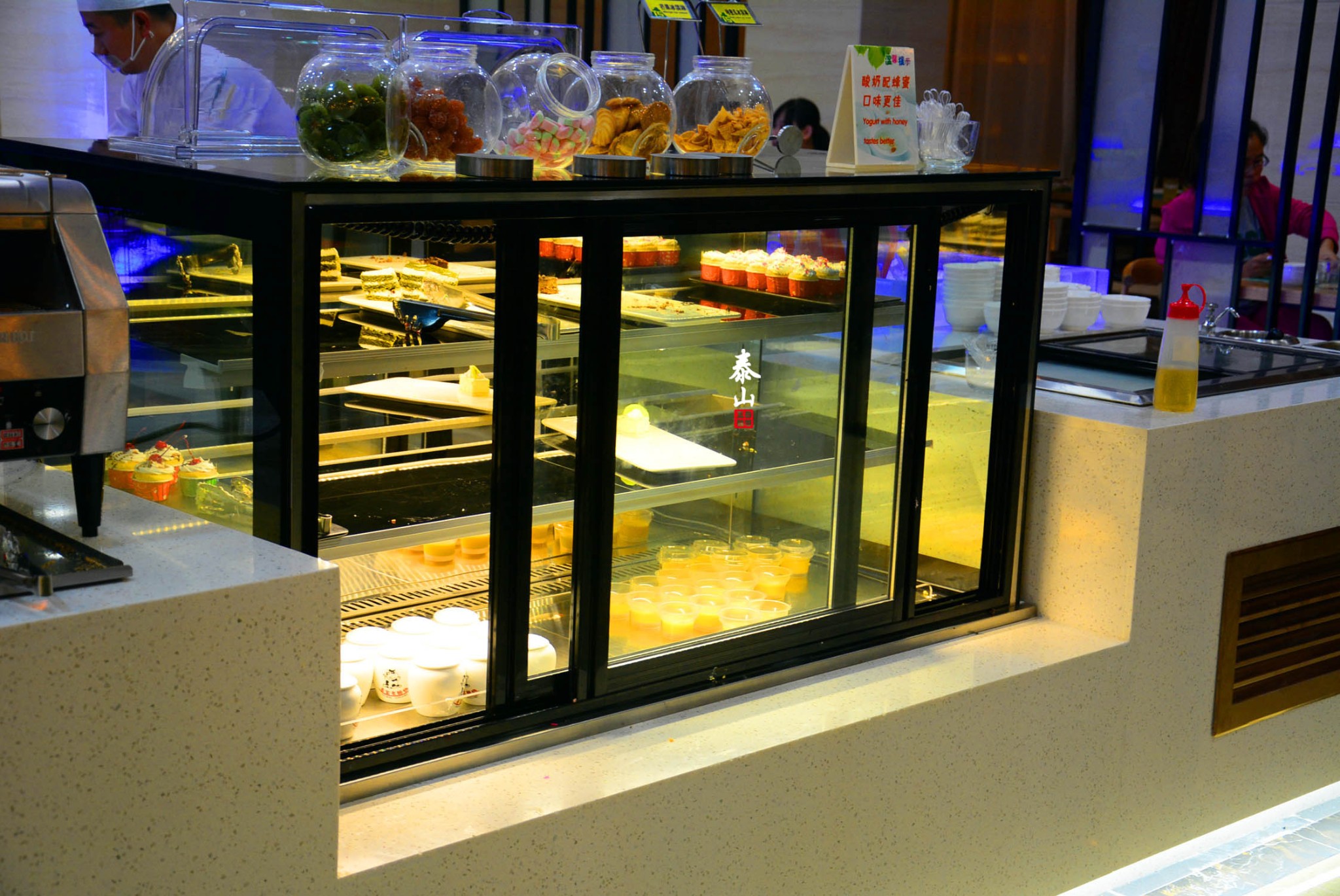 柬埔寨金边美食餐厅_金边黄杨球_金边庆记海鲜餐厅(4)