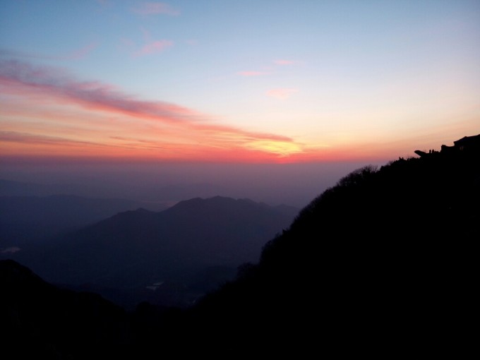 泰山最佳看日出地点 wKgBZ1mlLOOAEYiPAAUBqqHucHI48.jpeg?imageView2%2F2%2Fw%2F680%2Fq%2F90