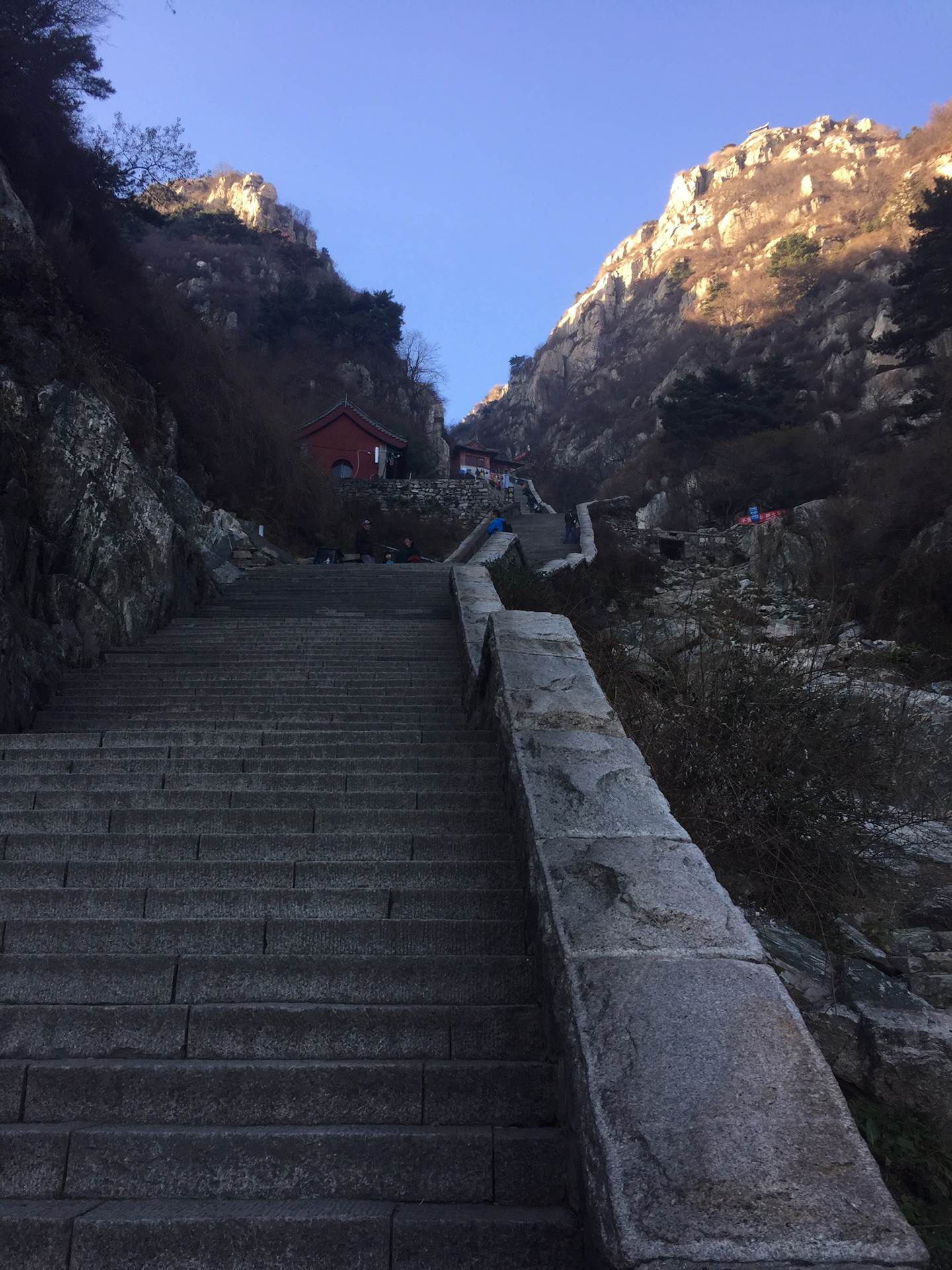泰山红门开始的登山
