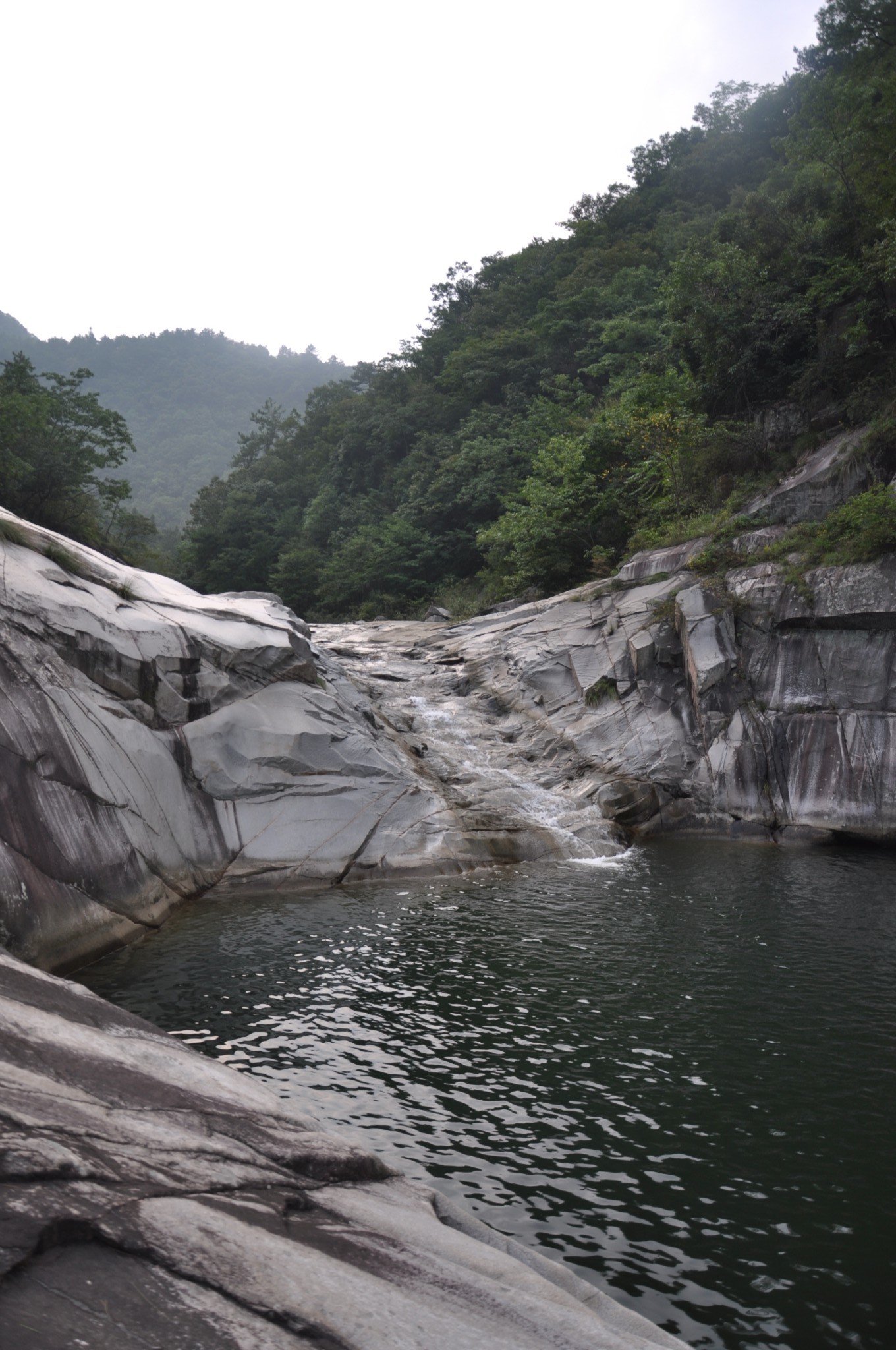 岳西县有多少人口_岳西下周又要下雪 30年前老家是这样过冬的(3)