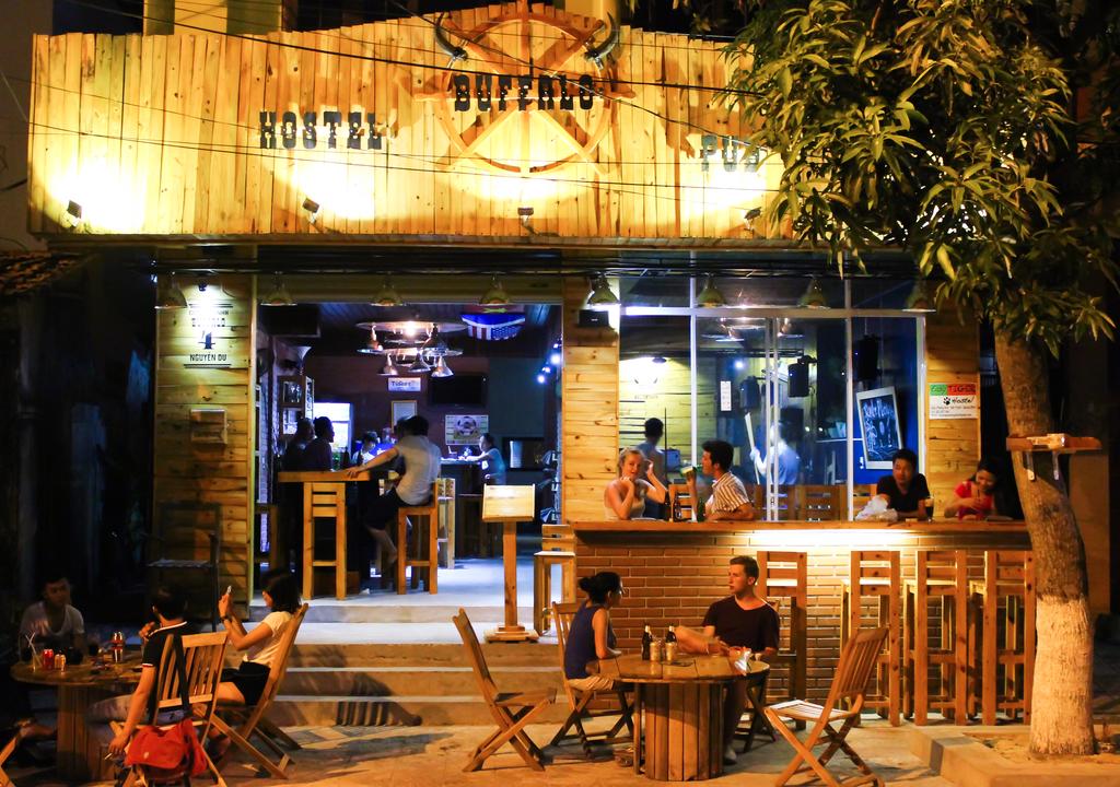 布法罗酒吧旅馆